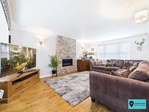 Living Room- click for photo gallery